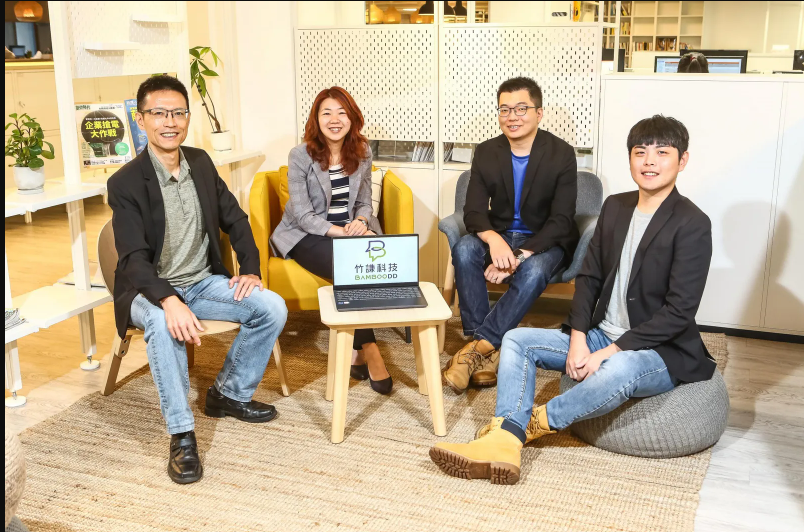 不用馬上振作、把心情說出口就好，「聽聽Here Hear」要用AI讓更多人走出憂鬱｜Meet創業小聚